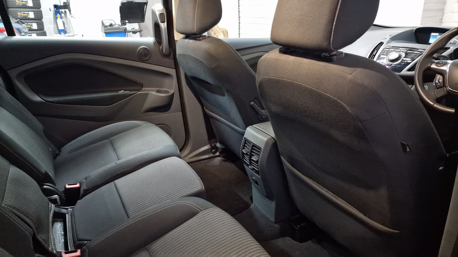 Ford Grand C-Max - Image 15