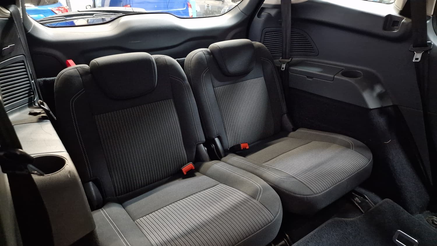 Ford Grand C-Max - Image 17