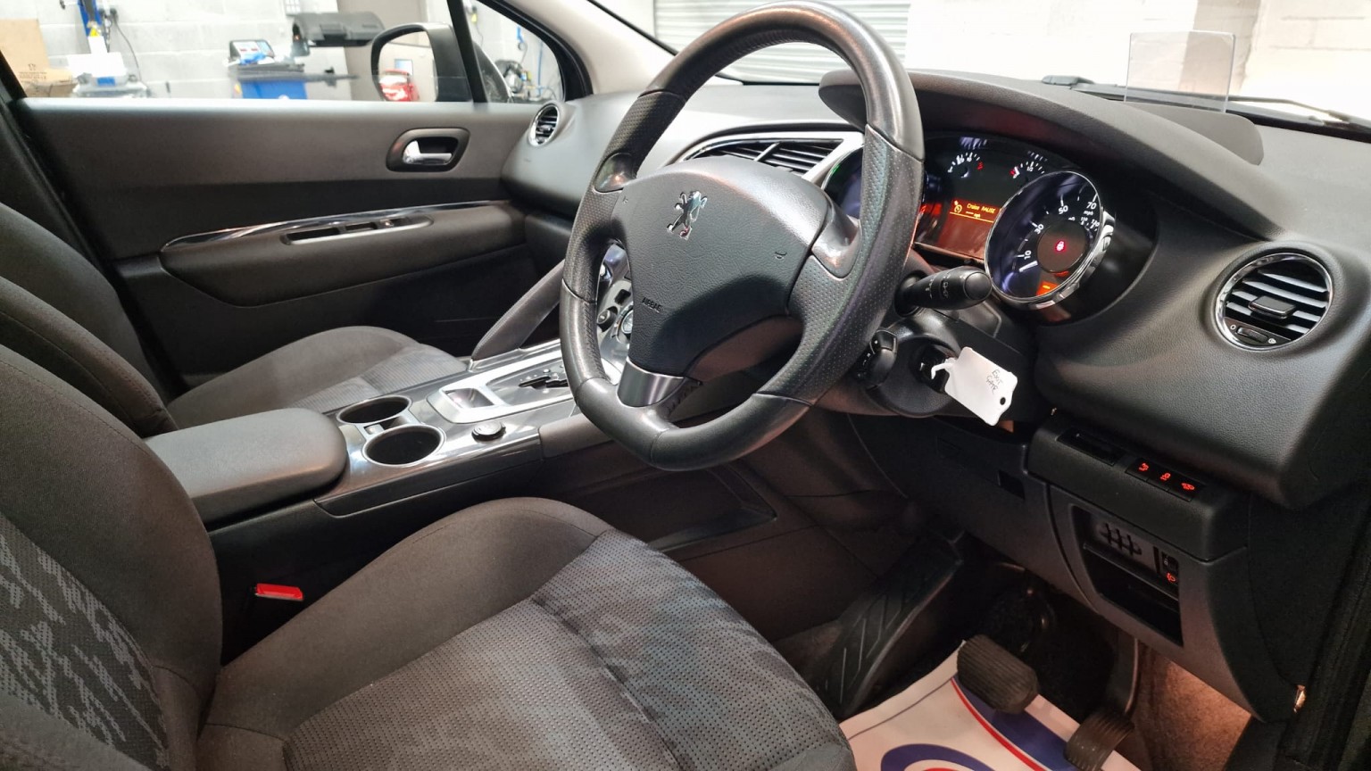 Peugeot 3008 - Image 11