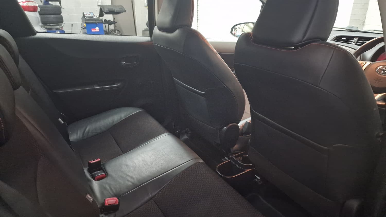 Toyota Yaris - Image 15