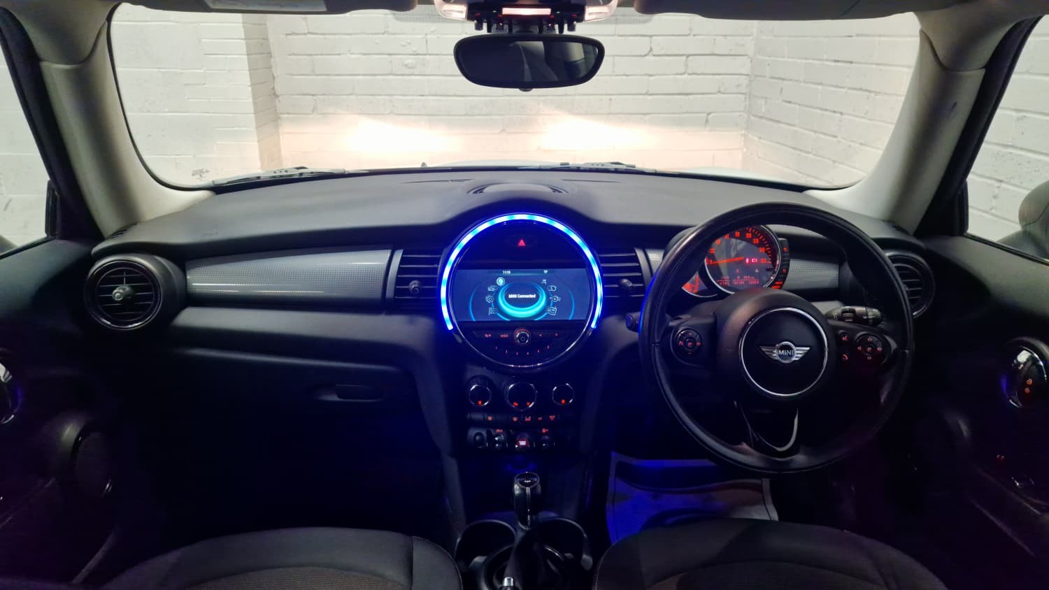 Mini Hatch - Image 12