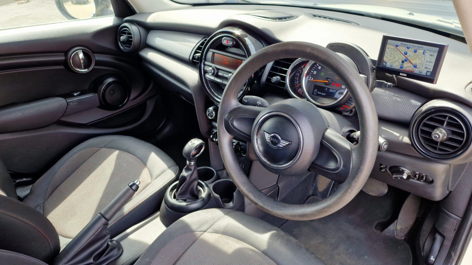 Mini Hatch - Image 11