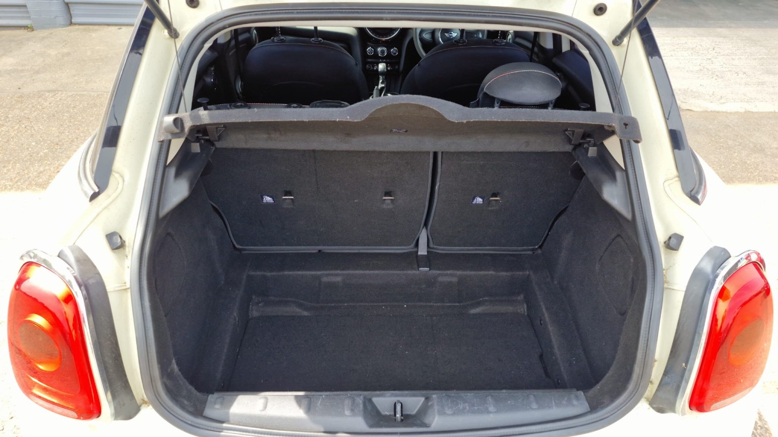 Mini Hatch - Image 15