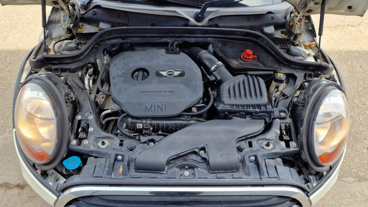 Mini Hatch - Image 17