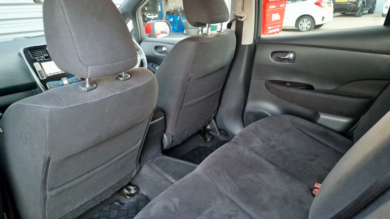 Nissan Leaf - Image 13