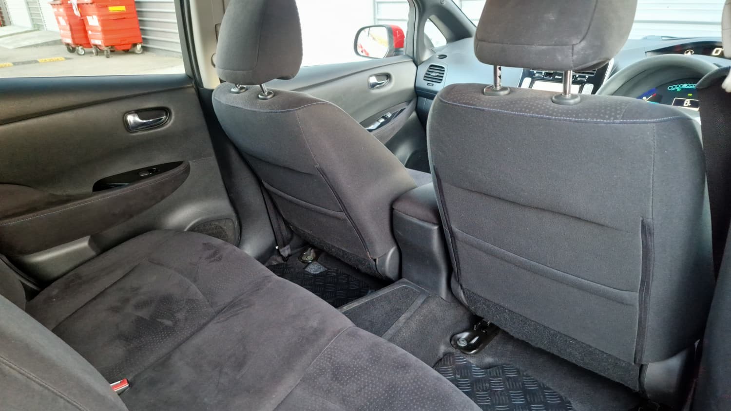 Nissan Leaf - Image 14