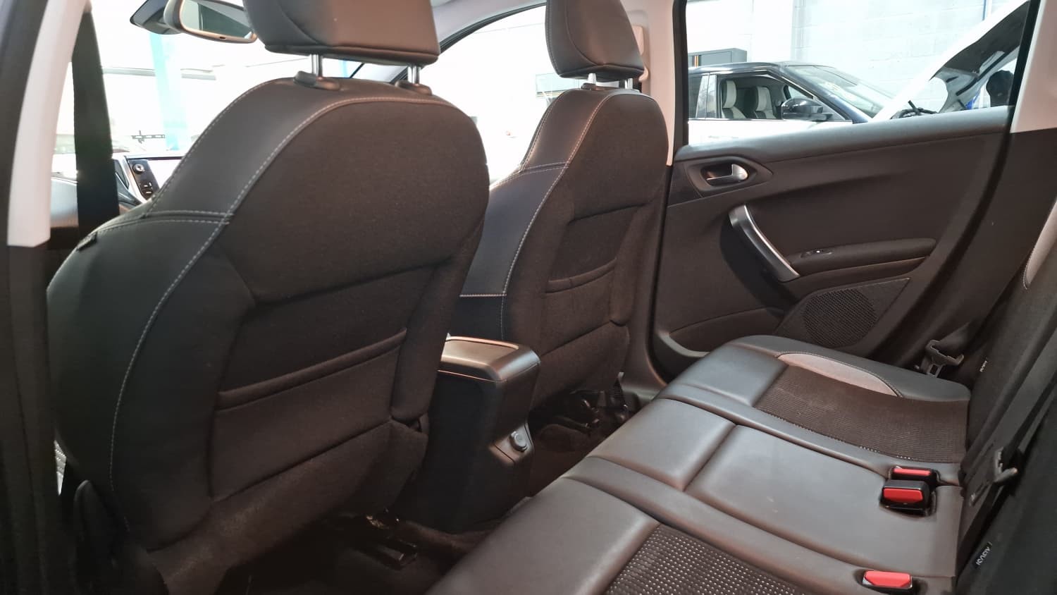 Peugeot 2008 - Image 15