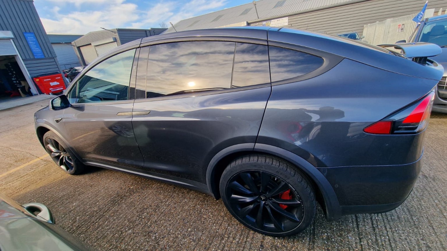 Tesla Model X - Image 6