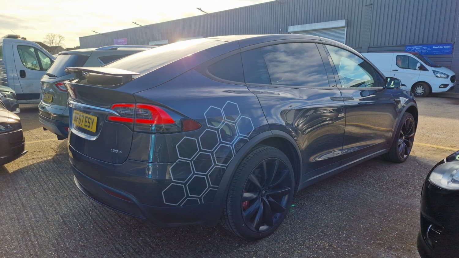Tesla Model X - Image 8