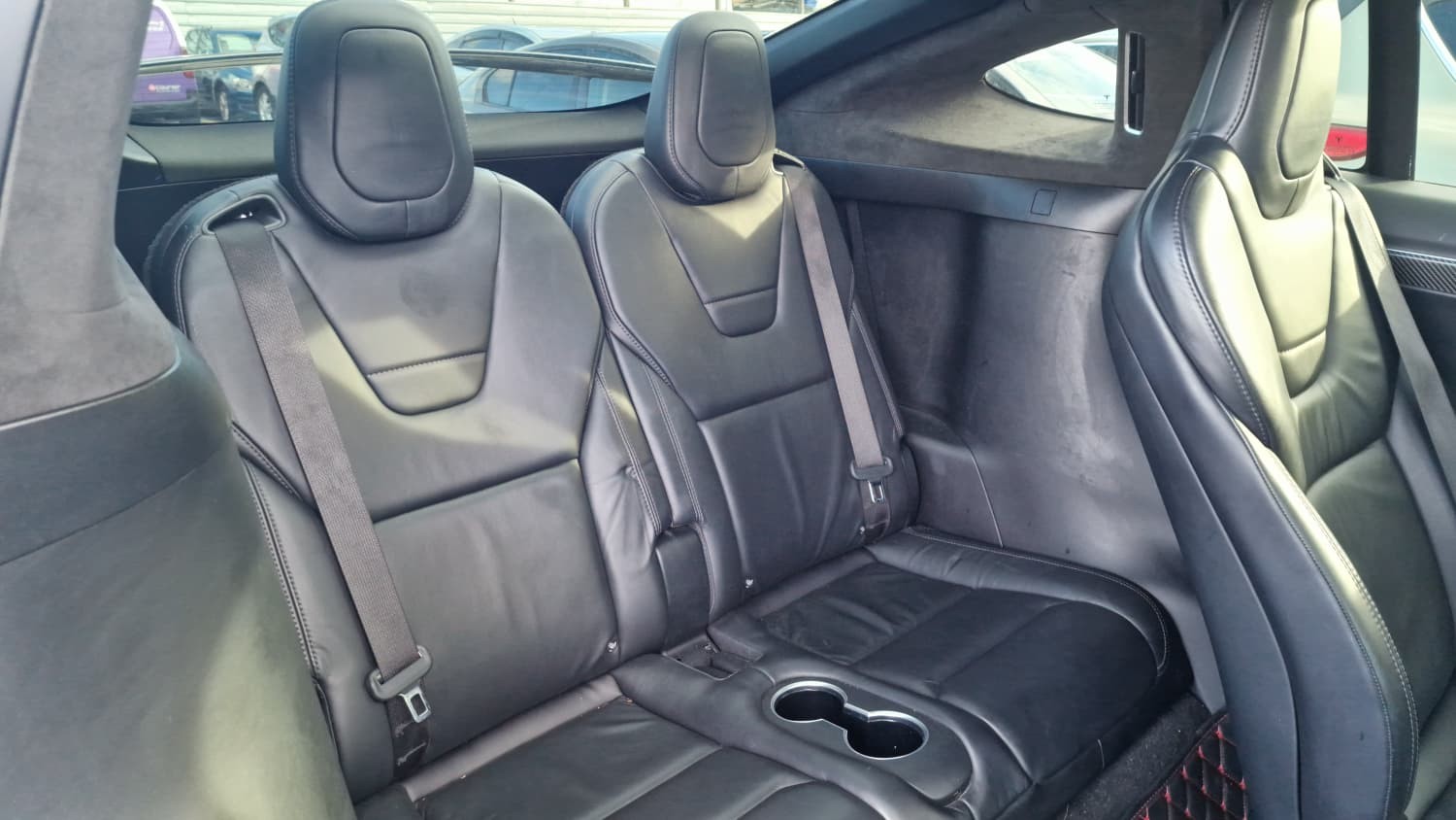 Tesla Model X - Image 15