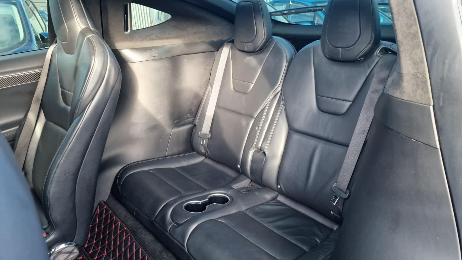 Tesla Model X - Image 16