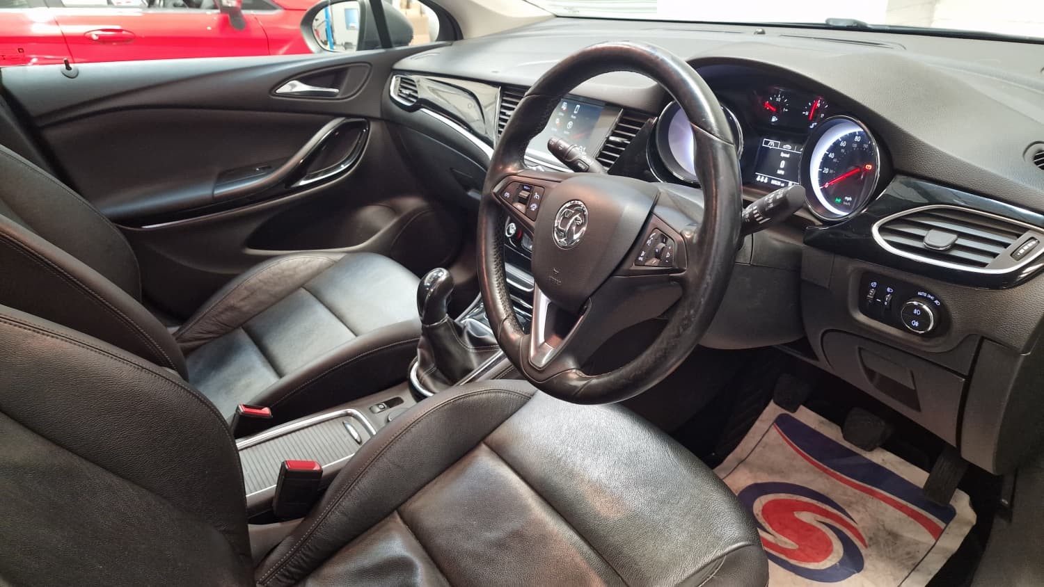 Vauxhall Astra - Image 11