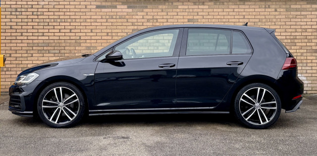 Volkswagen Golf - Image 10