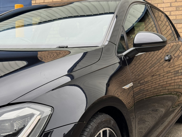 Volkswagen Golf - Image 11