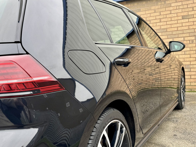 Volkswagen Golf - Image 13