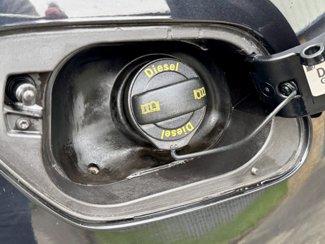 Volkswagen Golf - Image 18