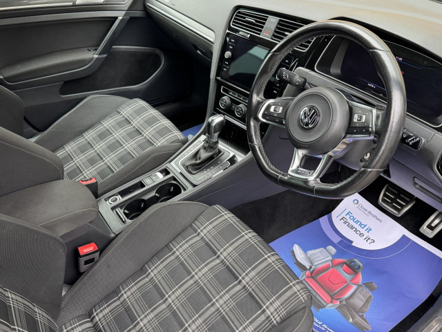 Volkswagen Golf - Image 19