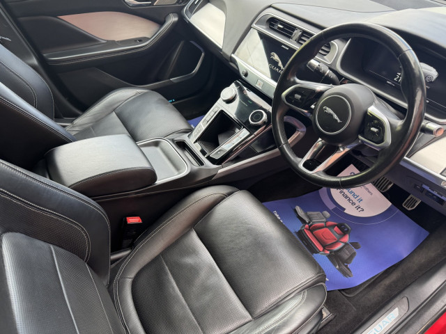 Jaguar I-Pace - Image 15