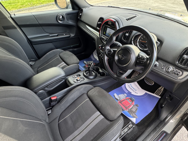 Mini Countryman - Image 13