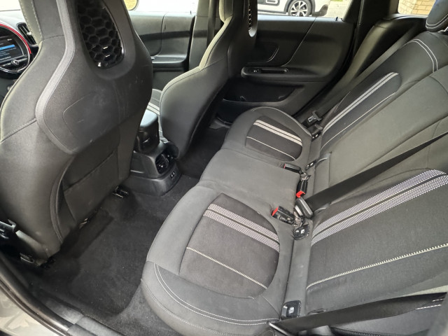 Mini Countryman - Image 18