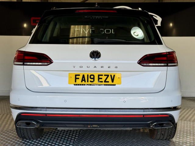Volkswagen Touareg - Image 8