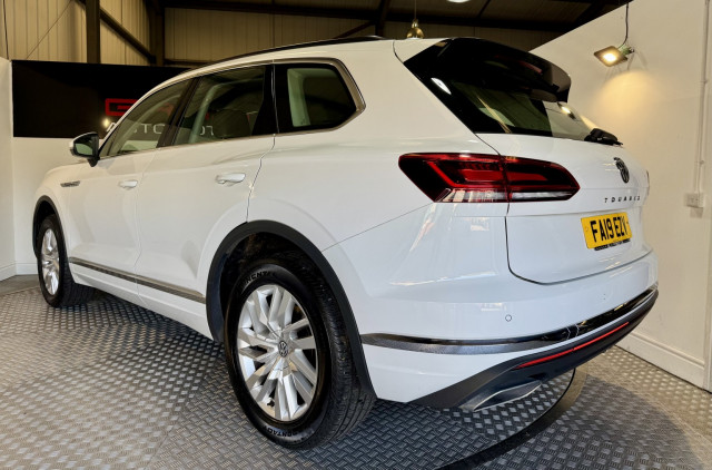 Volkswagen Touareg - Image 9