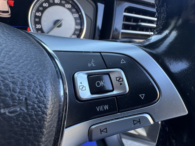 Volkswagen Touareg - Image 20