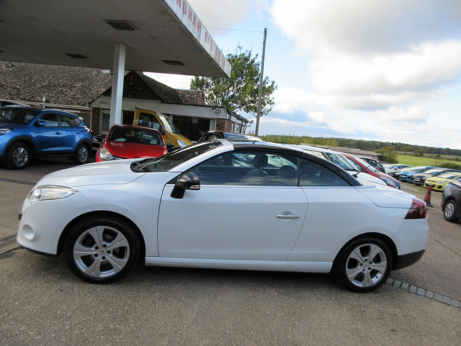 Renault Megane - Image 9