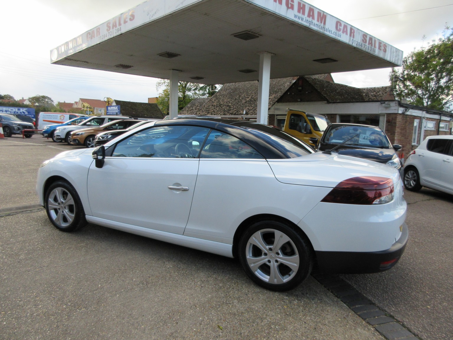 Renault Megane - Image 10