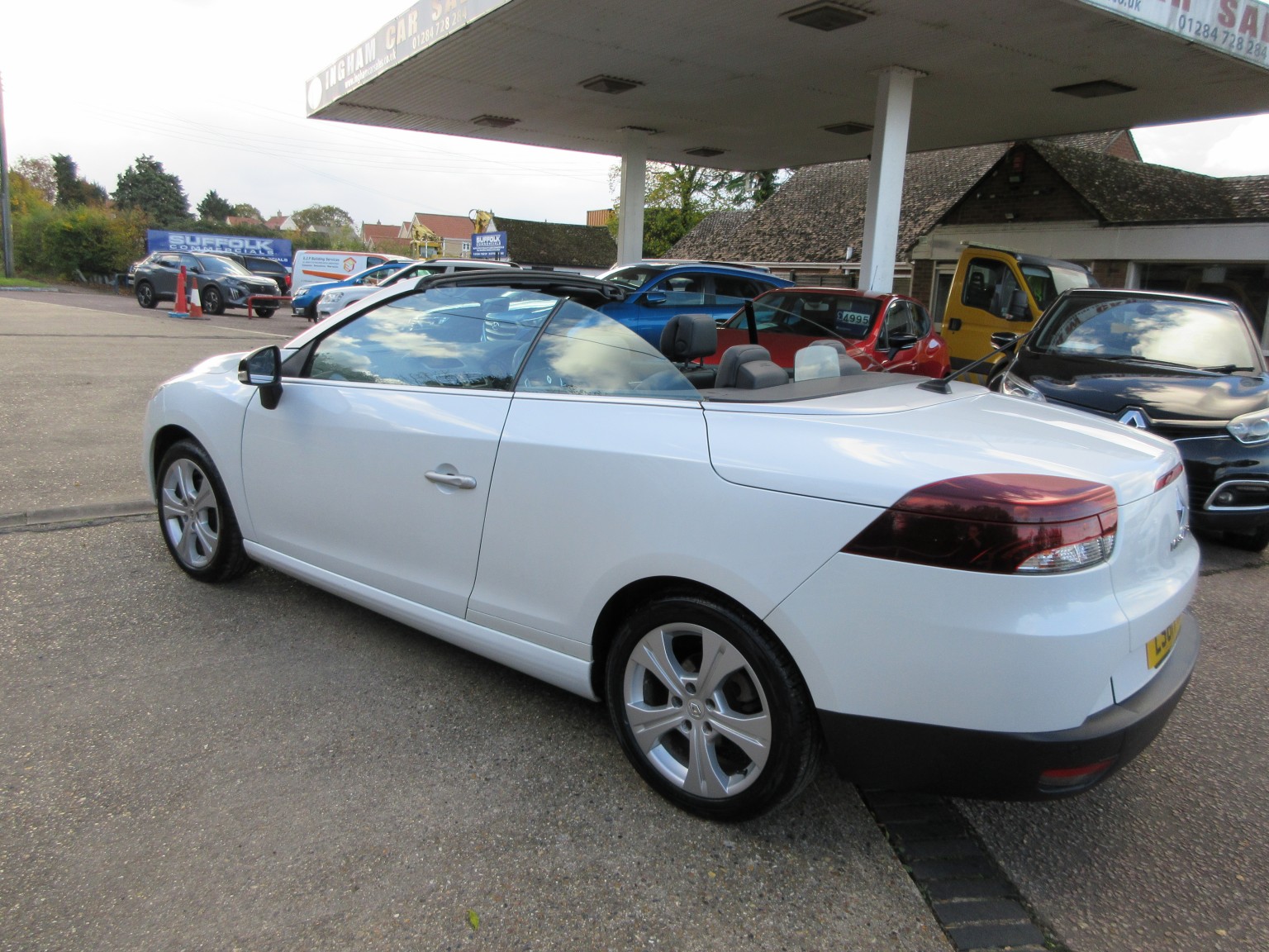 Renault Megane - Image 11