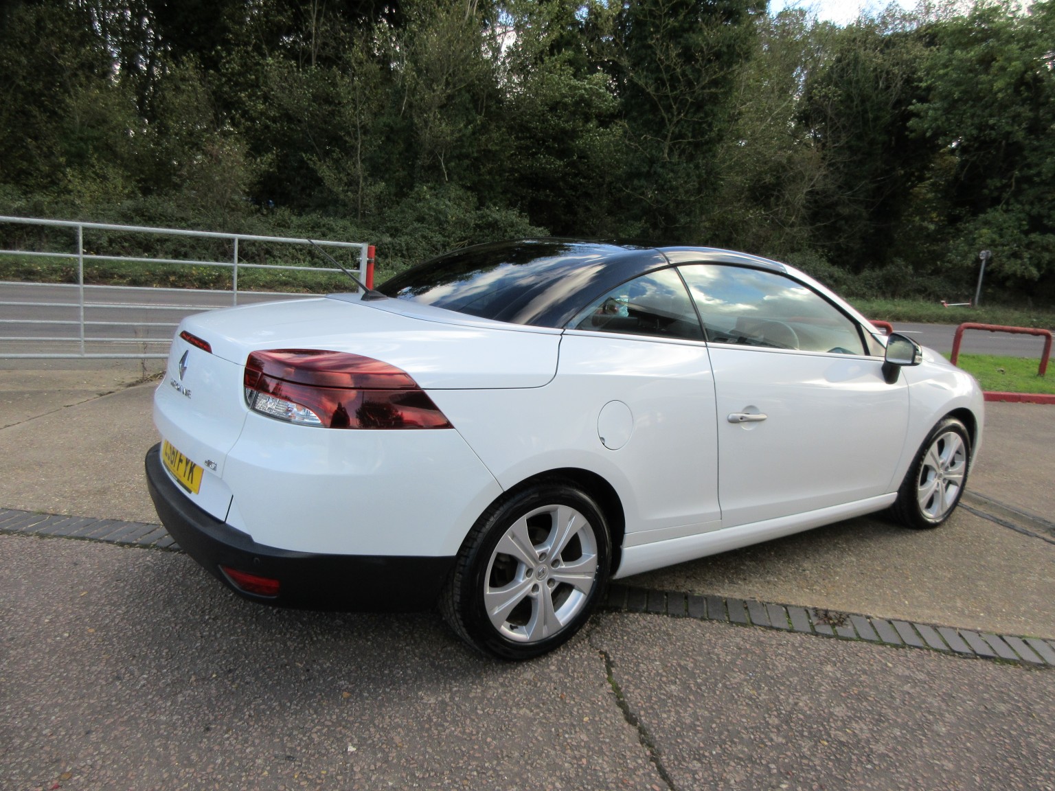 Renault Megane - Image 15