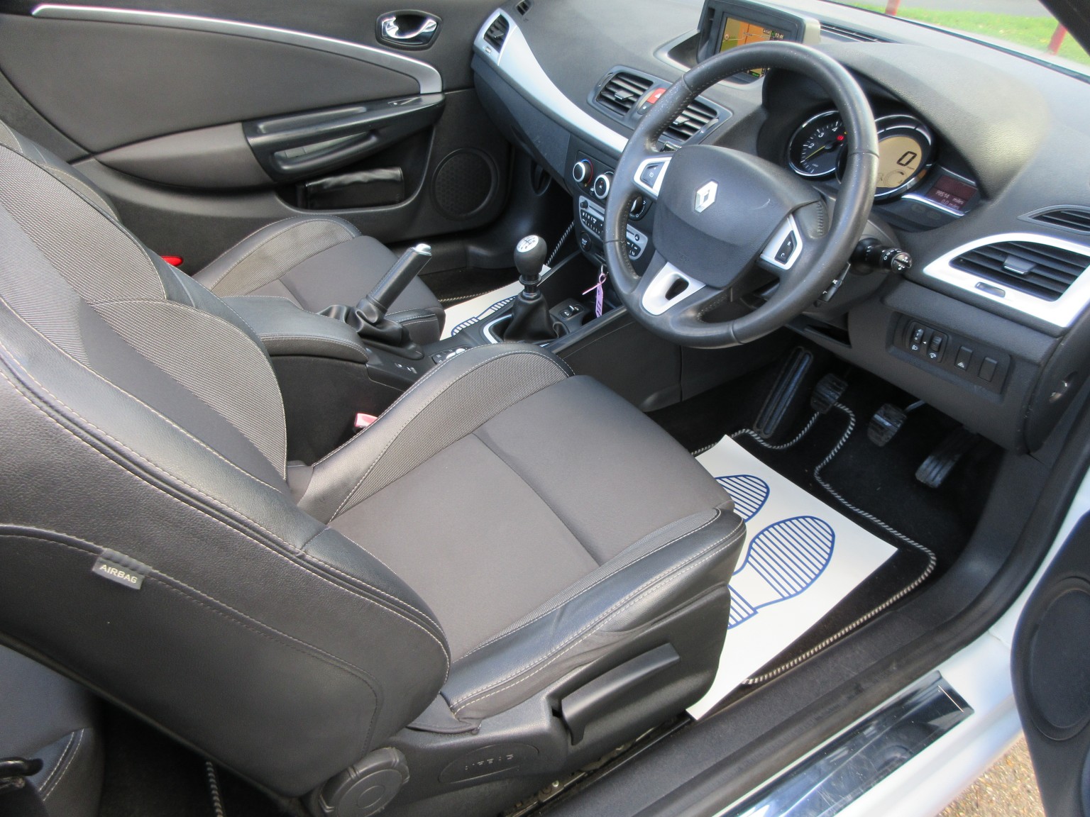 Renault Megane - Image 17
