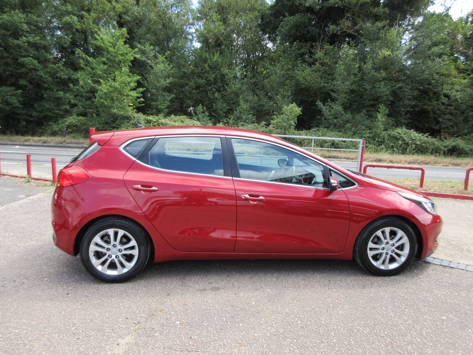 Kia Ceed - Image 11