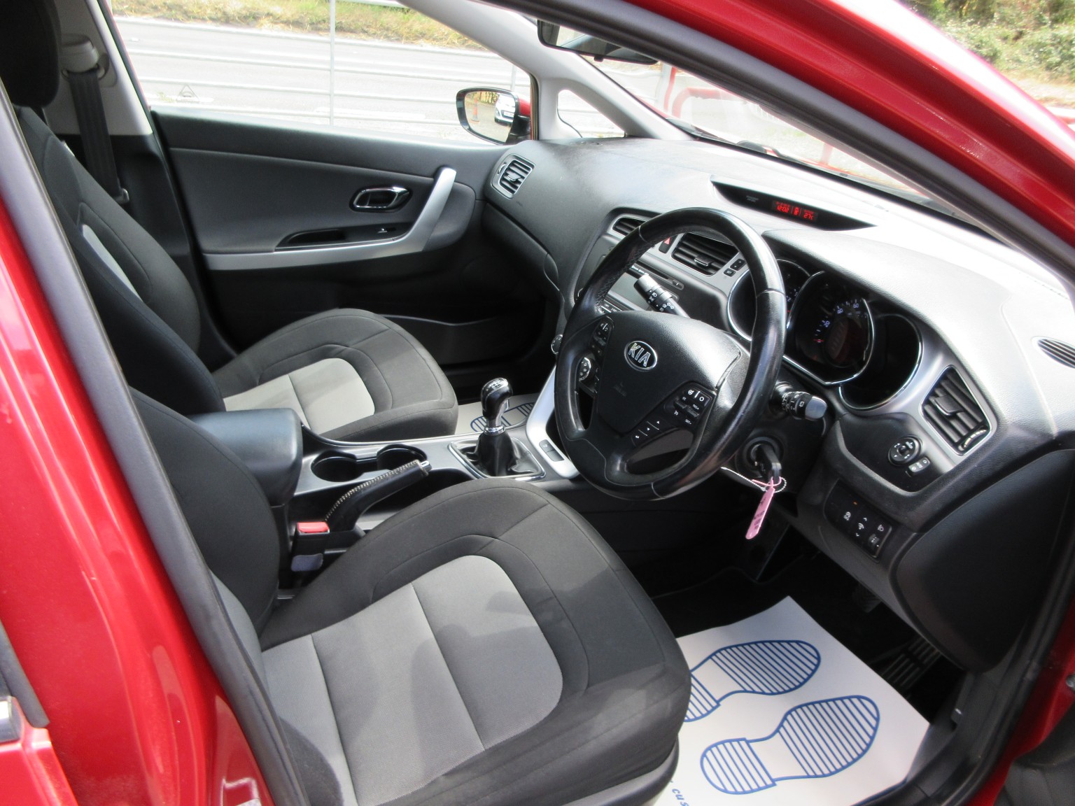 Kia Ceed - Image 13