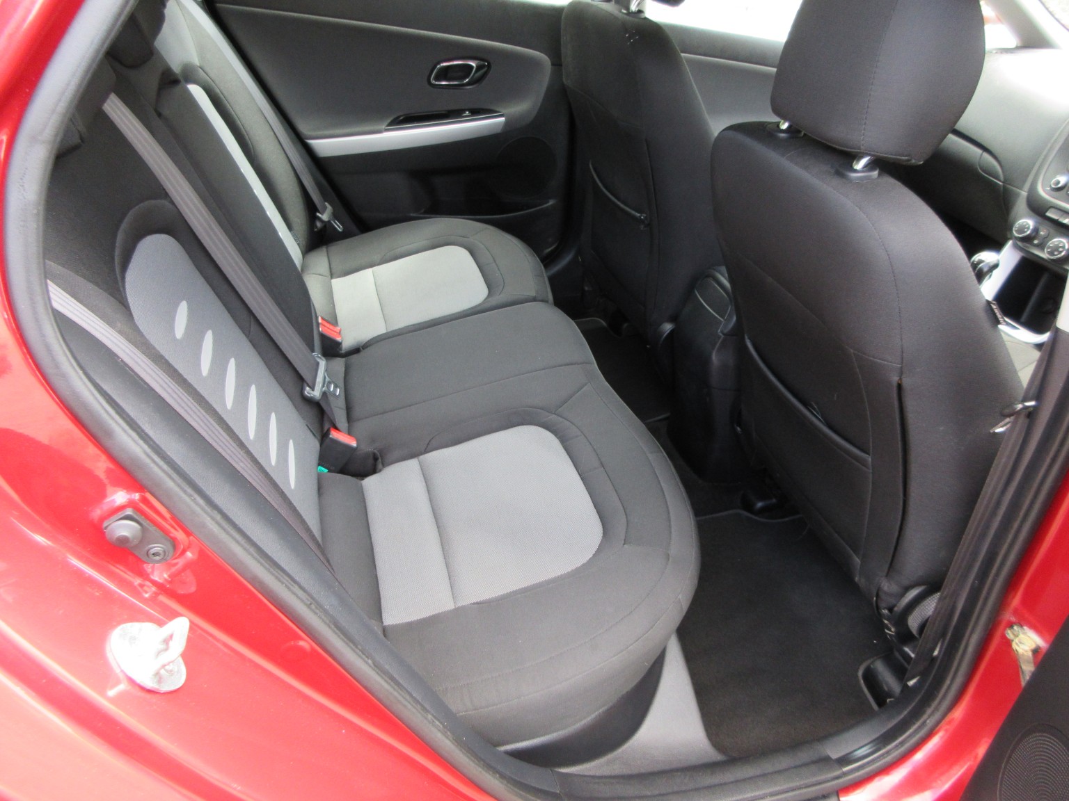 Kia Ceed - Image 15