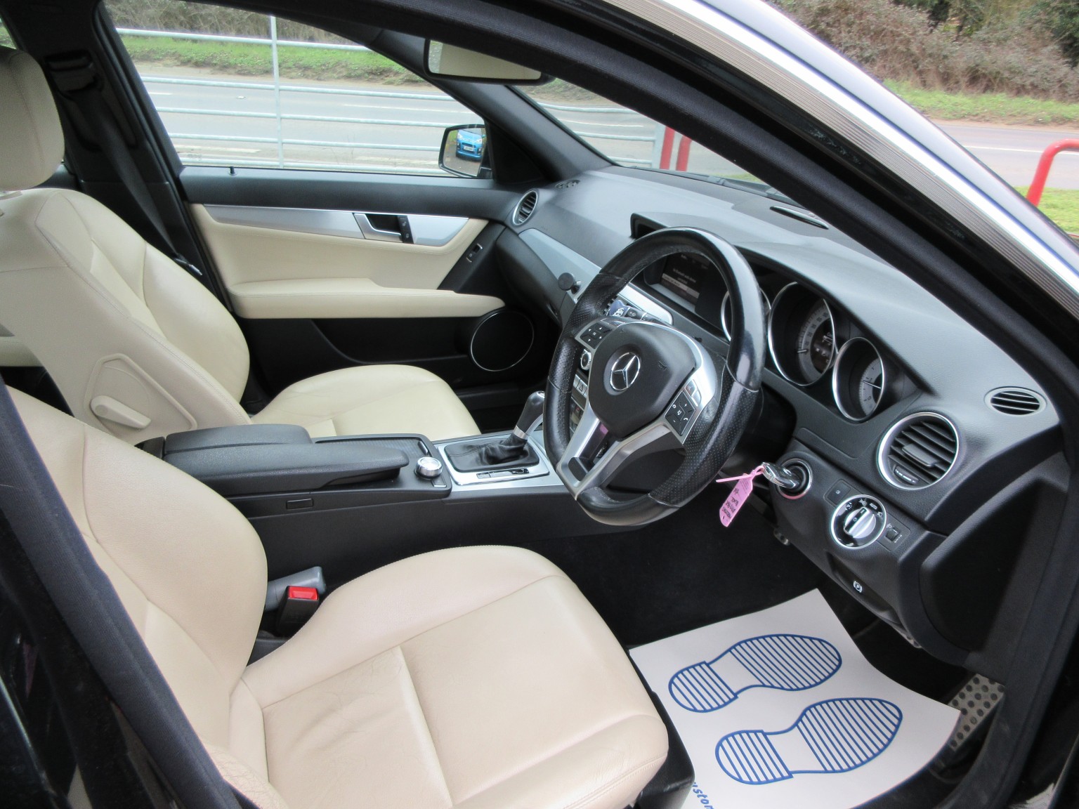 Mercedes-Benz C Class - Image 13