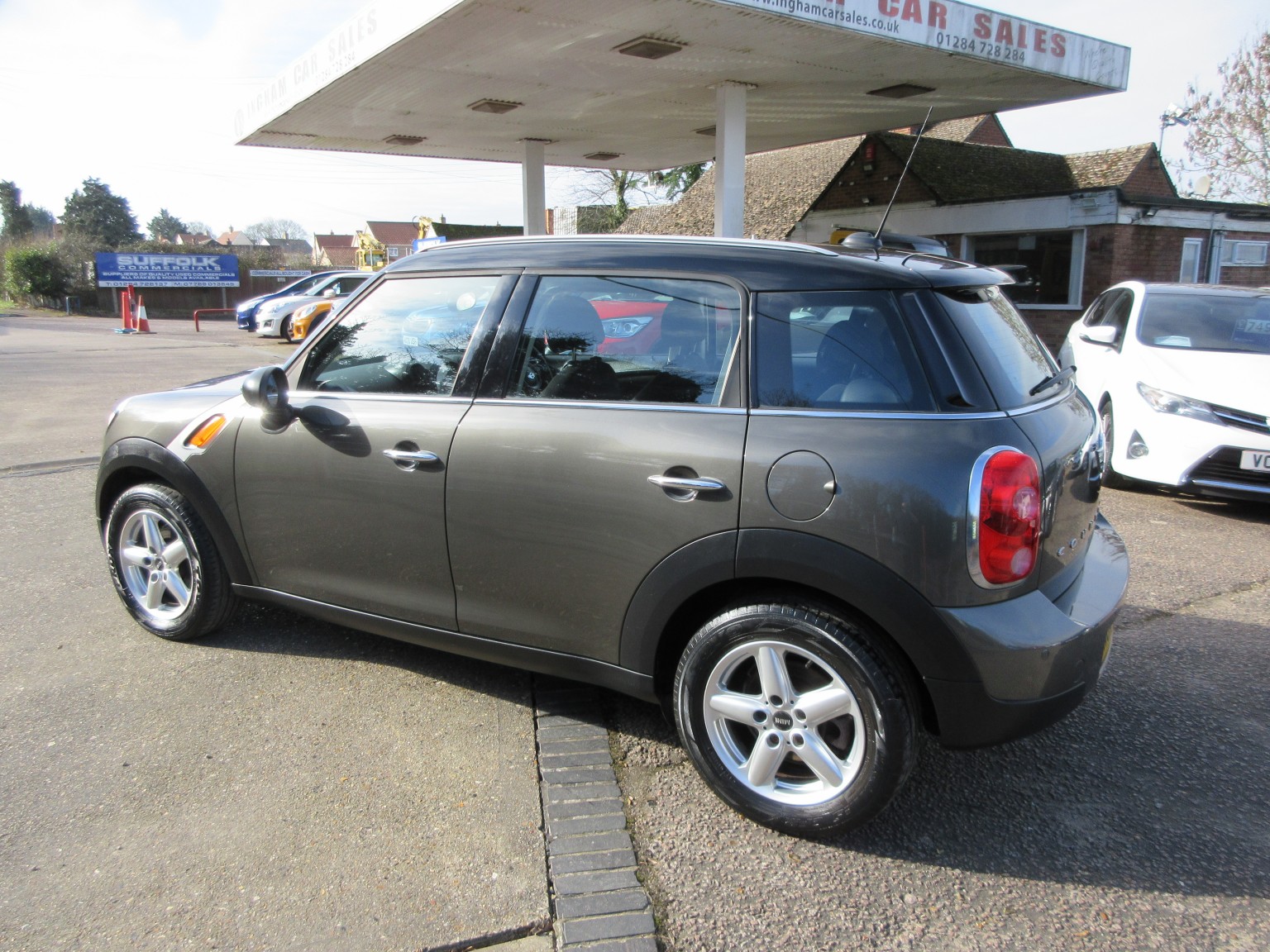 Mini Countryman - Image 8