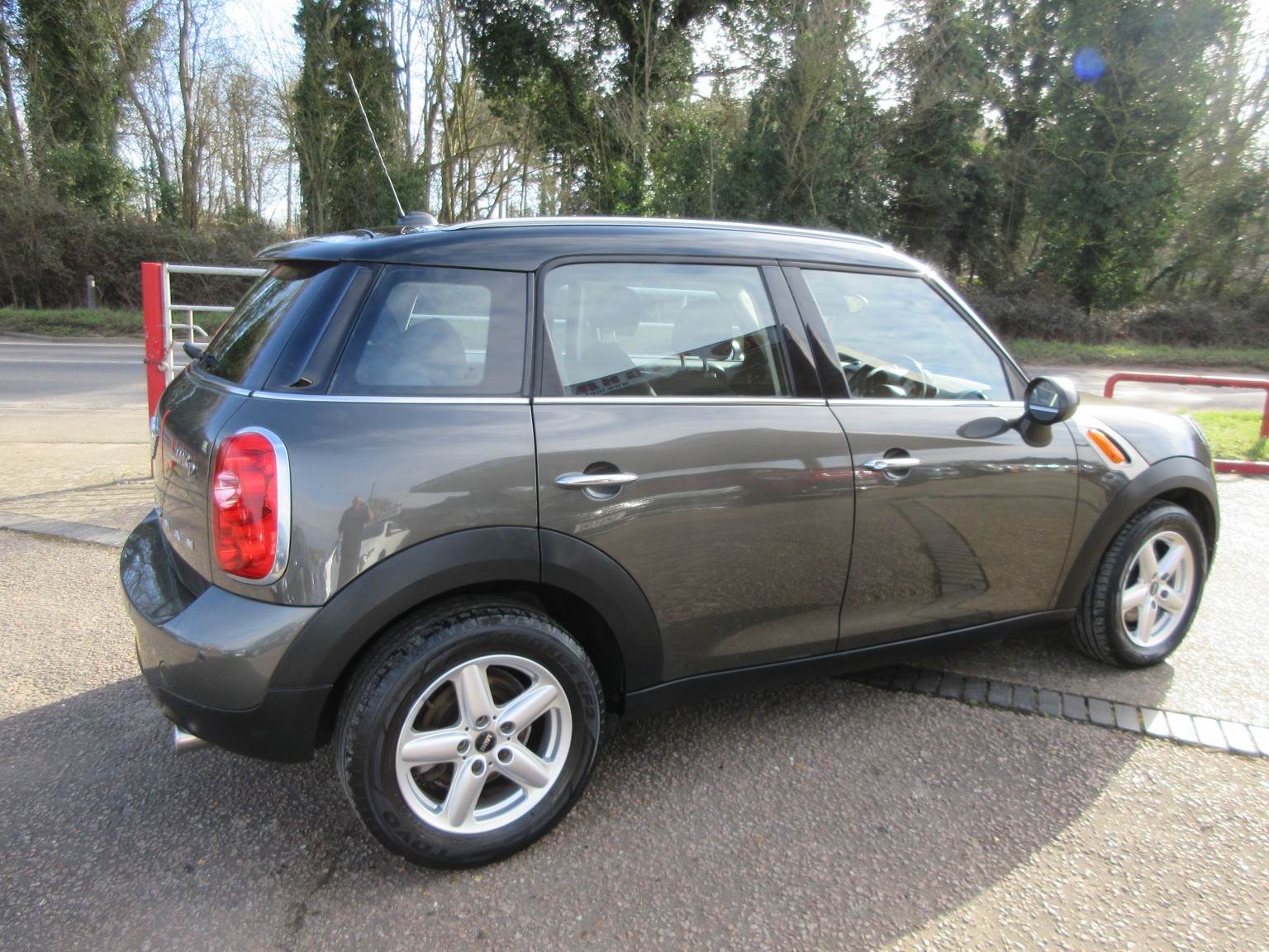 Mini Countryman - Image 10