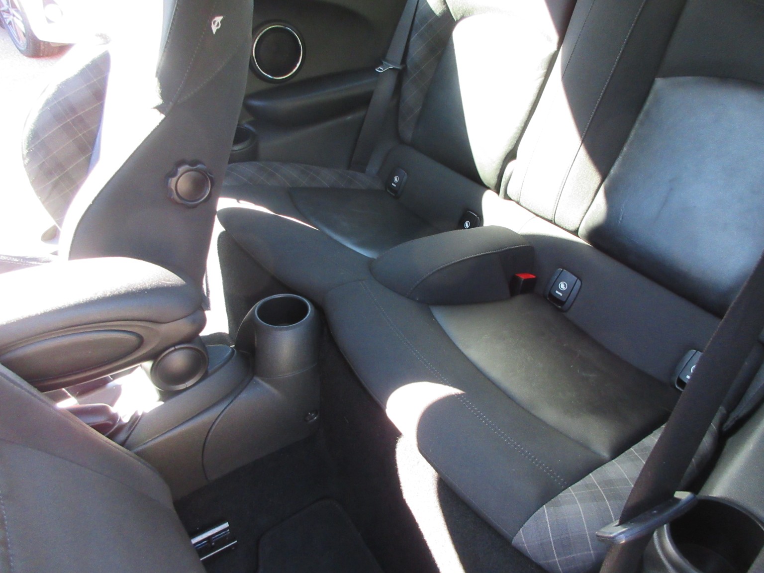 Mini Hatch - Image 17