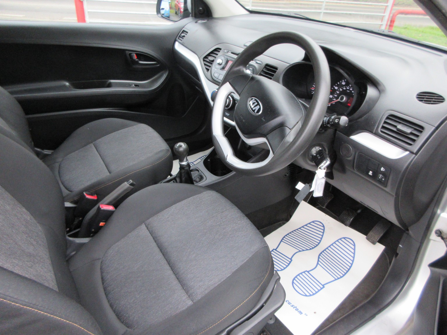 Kia Picanto - Image 13