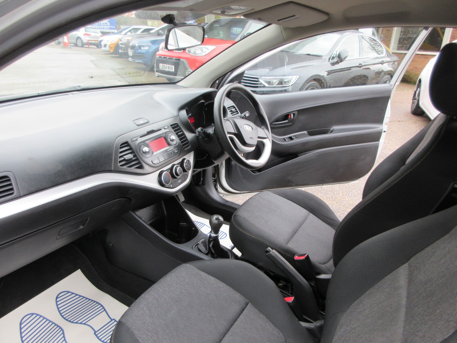 Kia Picanto - Image 14