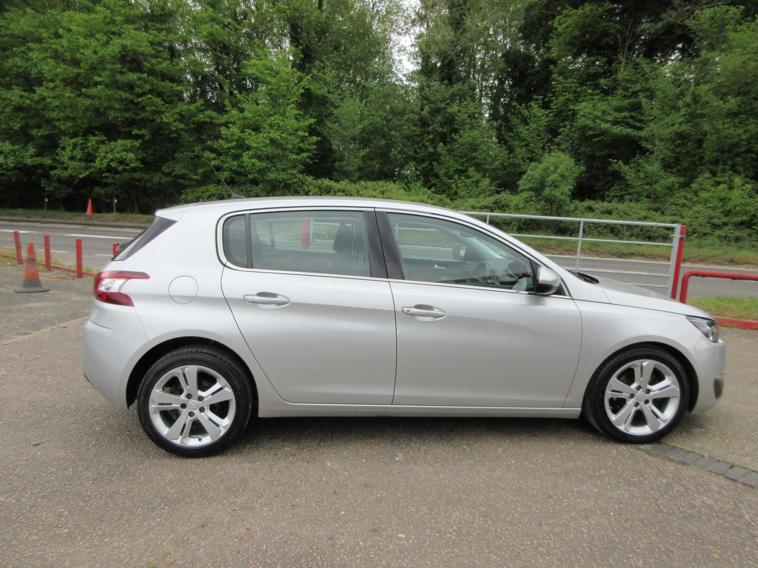 Peugeot 308 - Image 11
