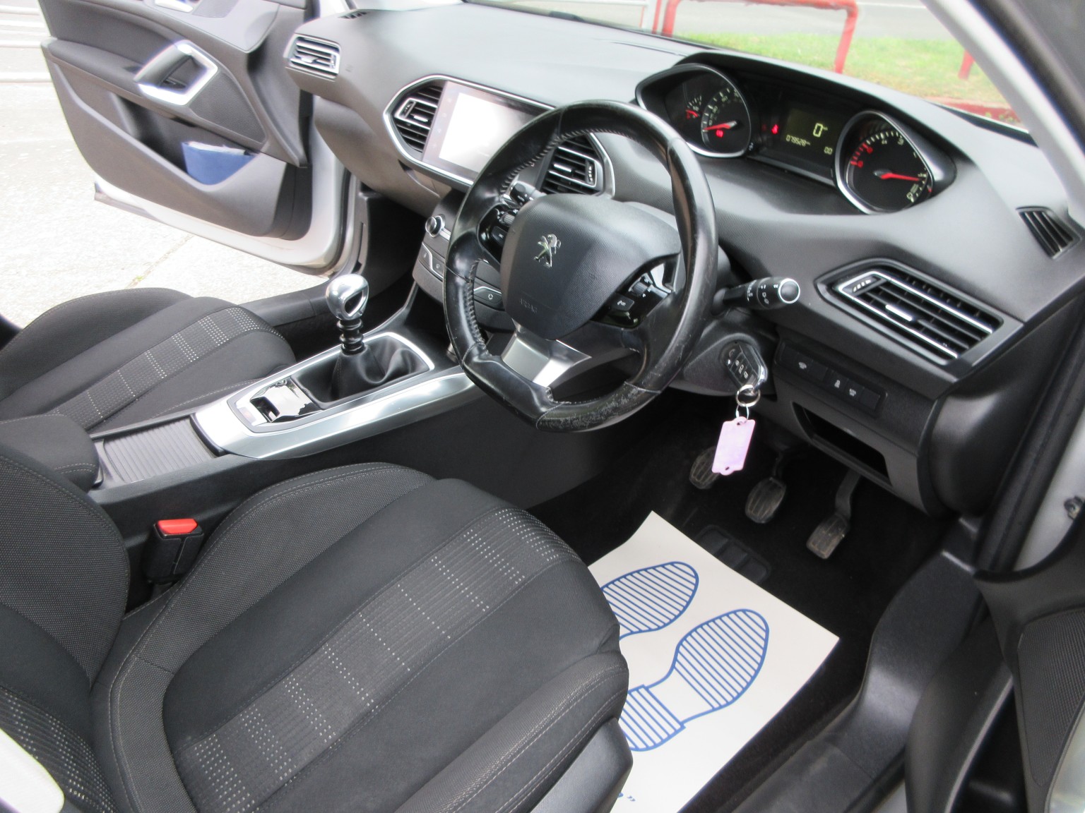 Peugeot 308 - Image 13