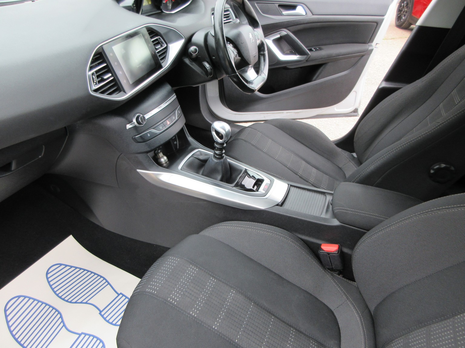 Peugeot 308 - Image 14