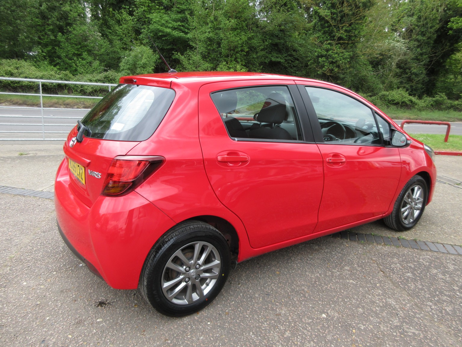 Toyota Yaris - Image 10