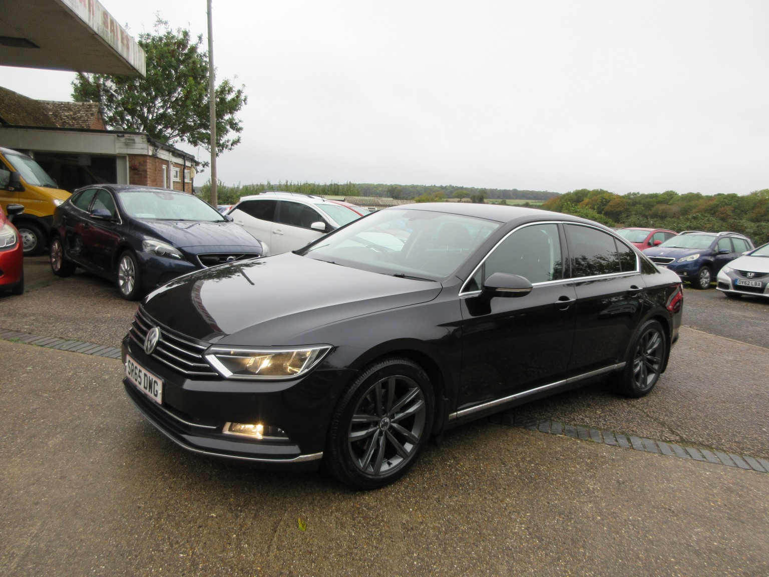 Volkswagen Passat - Image 5