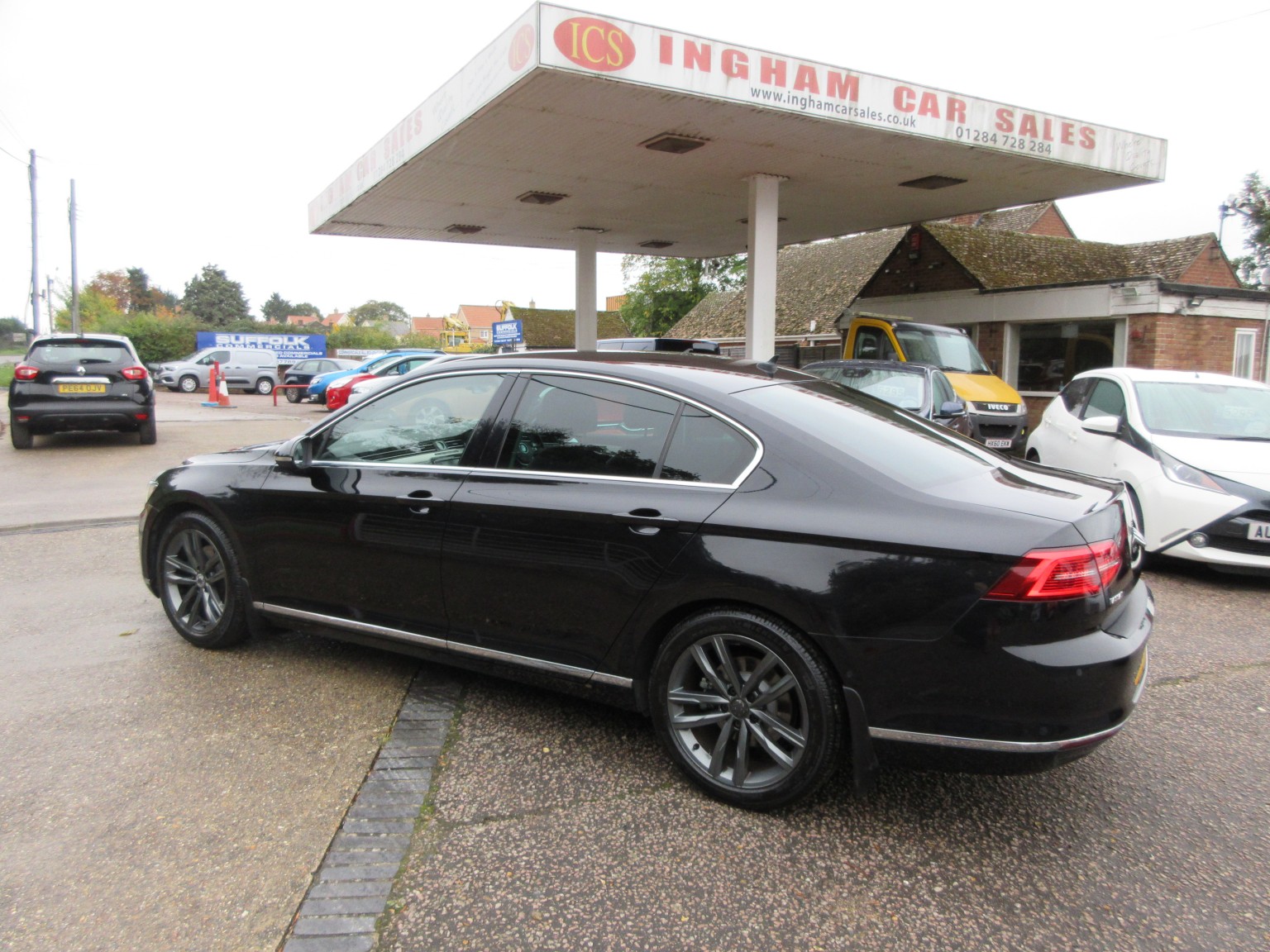 Volkswagen Passat - Image 8