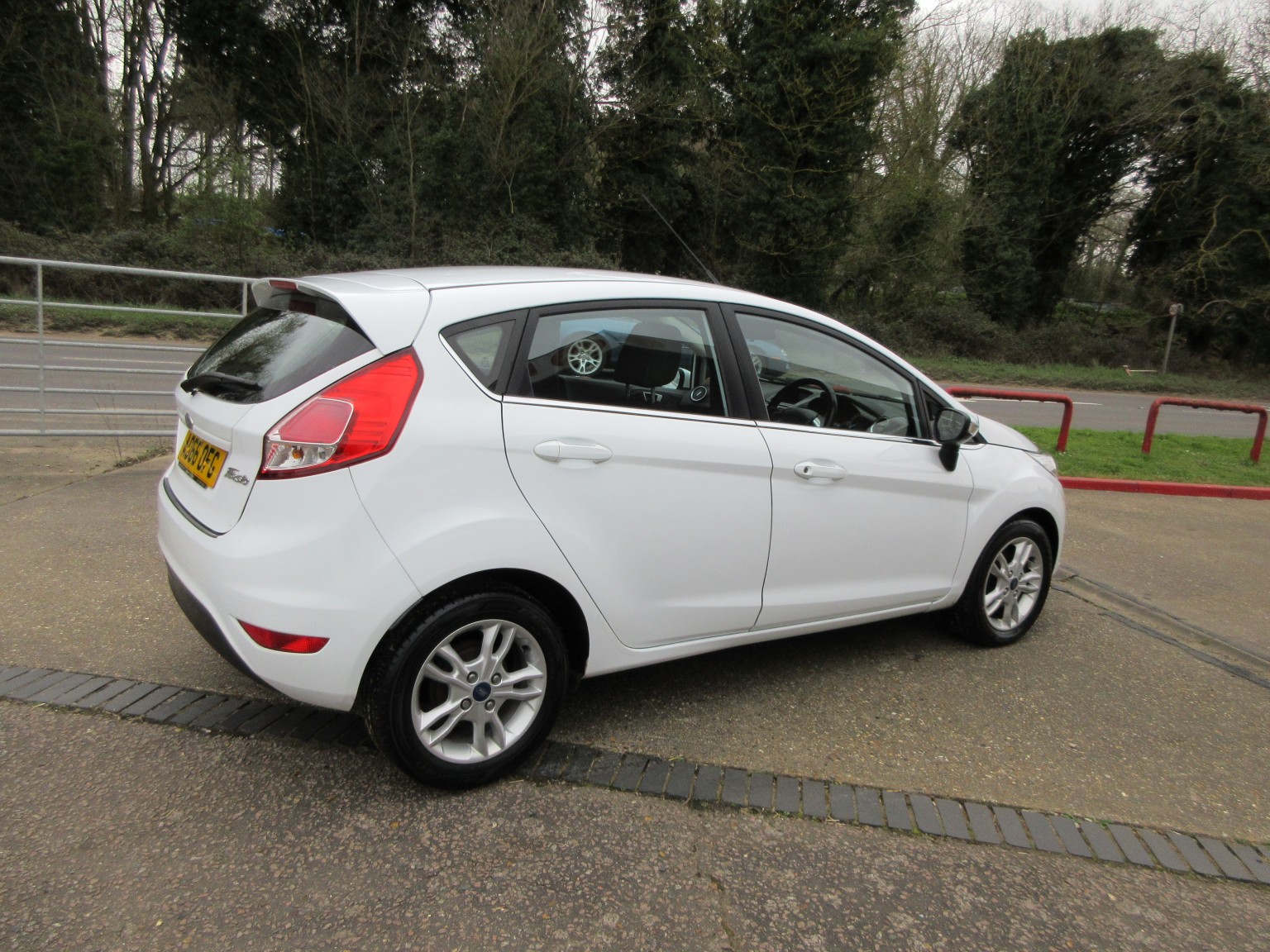 Ford Fiesta - Image 10