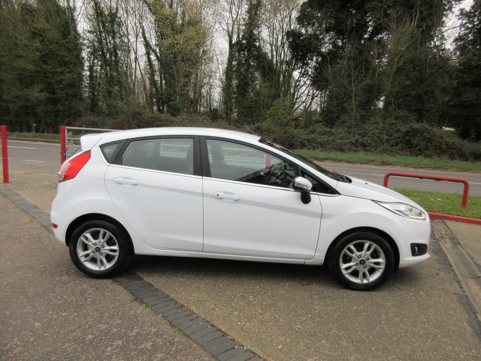 Ford Fiesta - Image 11