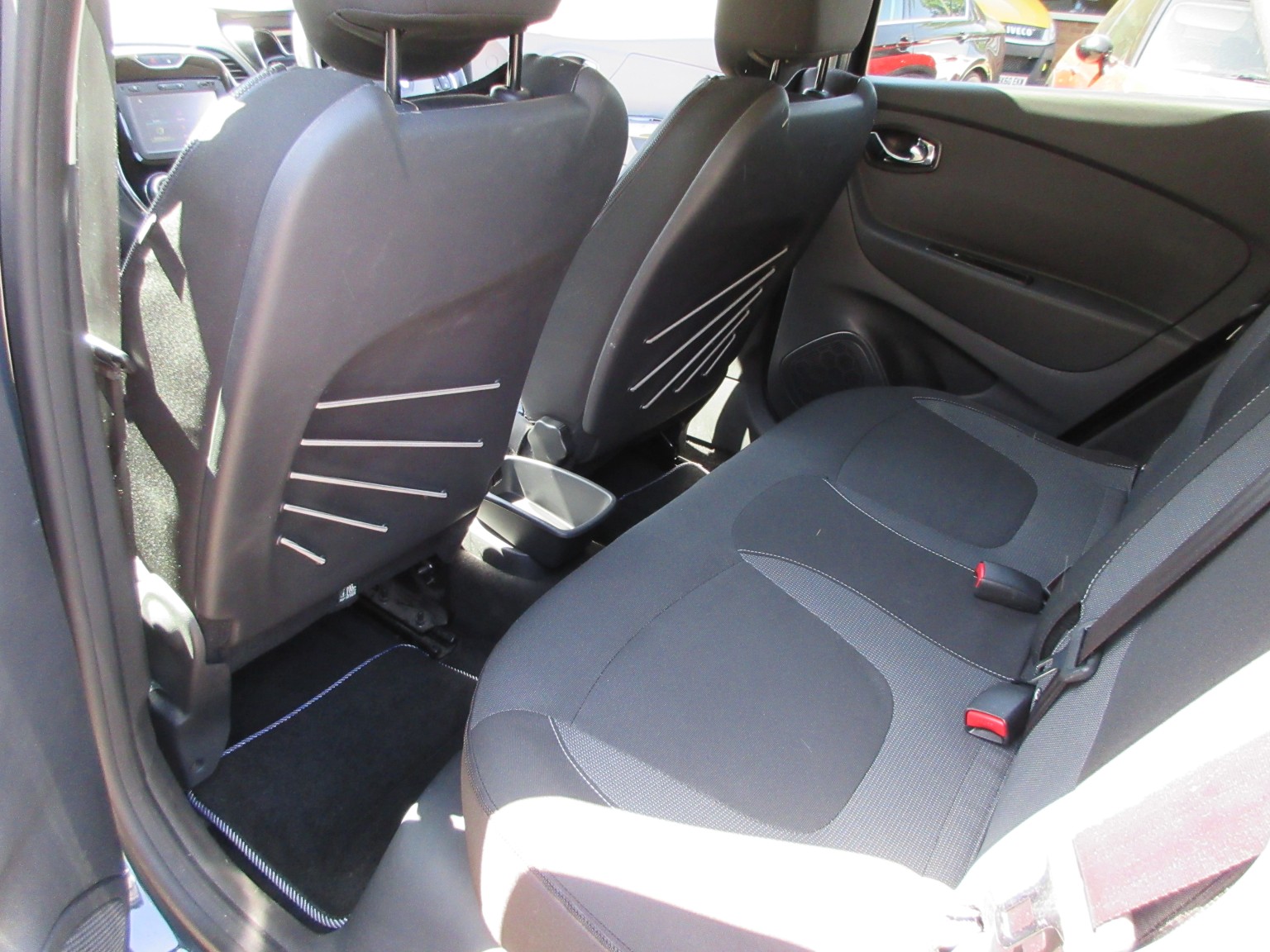 Renault Captur - Image 18